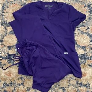Grey’s Anatomy purple scrubs
